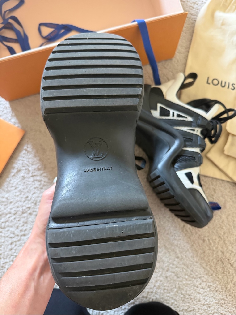 Louis Vuitton | sneakers - Picture 14 of 16